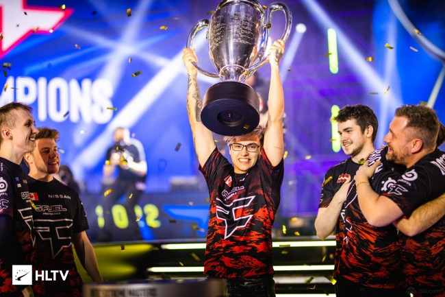 DOTA2设计师竟然是天梯分12000的高手